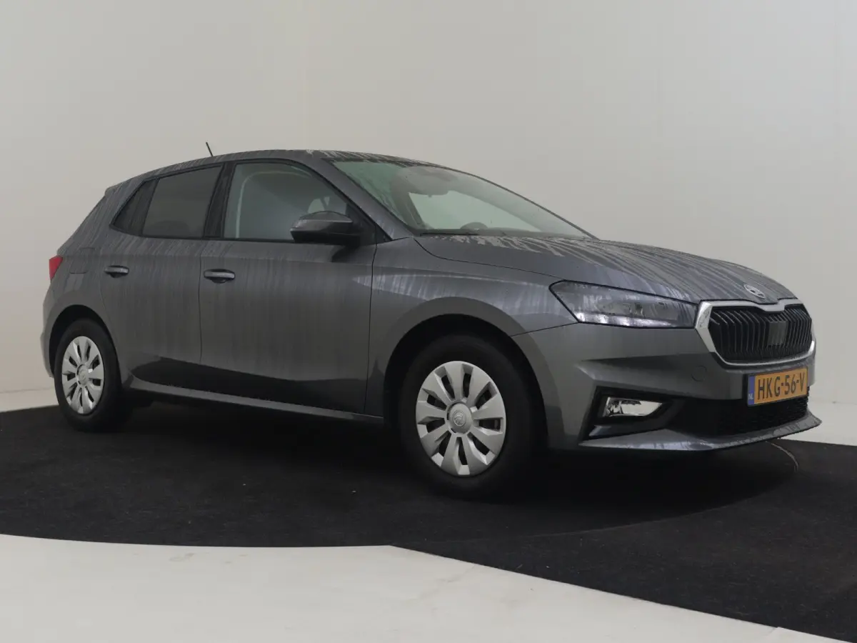 1.0 TSI Selection l Parkeersensoren l Apple Car Play / Android l Metallic lak l Multifunct. Stuur l Full LED l Digital Dash l