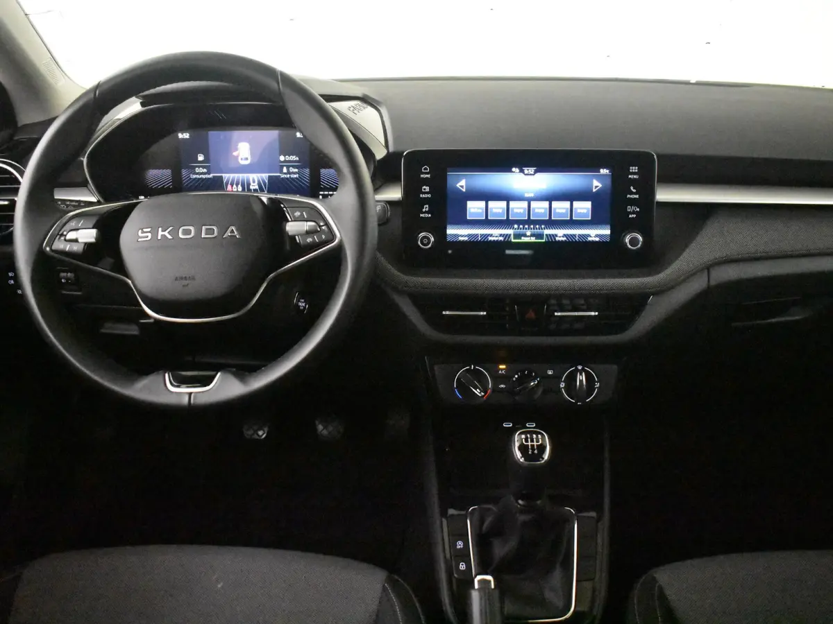 1.0 TSI Selection l Parkeersensoren l Apple Car Play / Android l Metallic lak l Multifunct. Stuur l Full LED l Digital Dash l