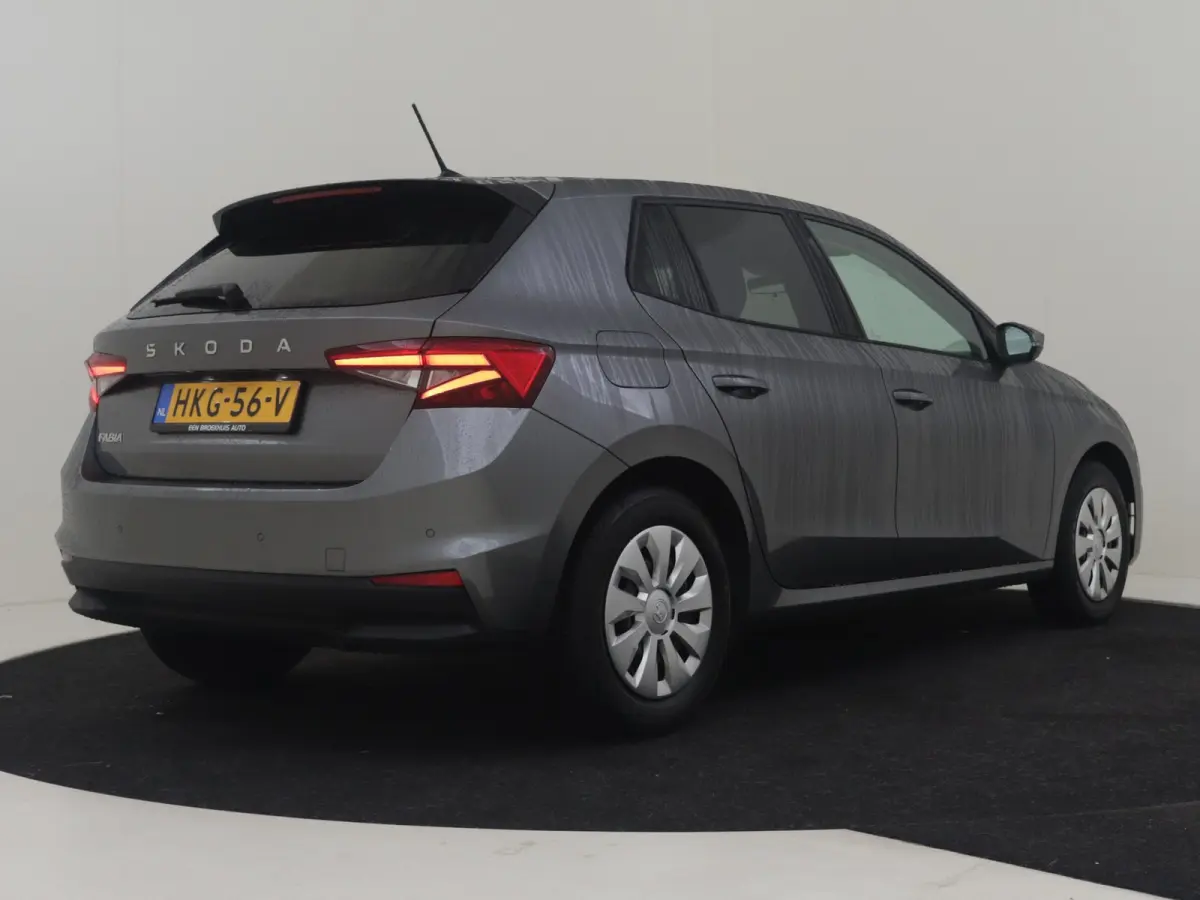 1.0 TSI Selection l Parkeersensoren l Apple Car Play / Android l Metallic lak l Multifunct. Stuur l Full LED l Digital Dash l