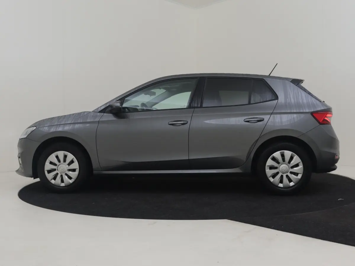 1.0 TSI Selection l Parkeersensoren l Apple Car Play / Android l Metallic lak l Multifunct. Stuur l Full LED l Digital Dash l