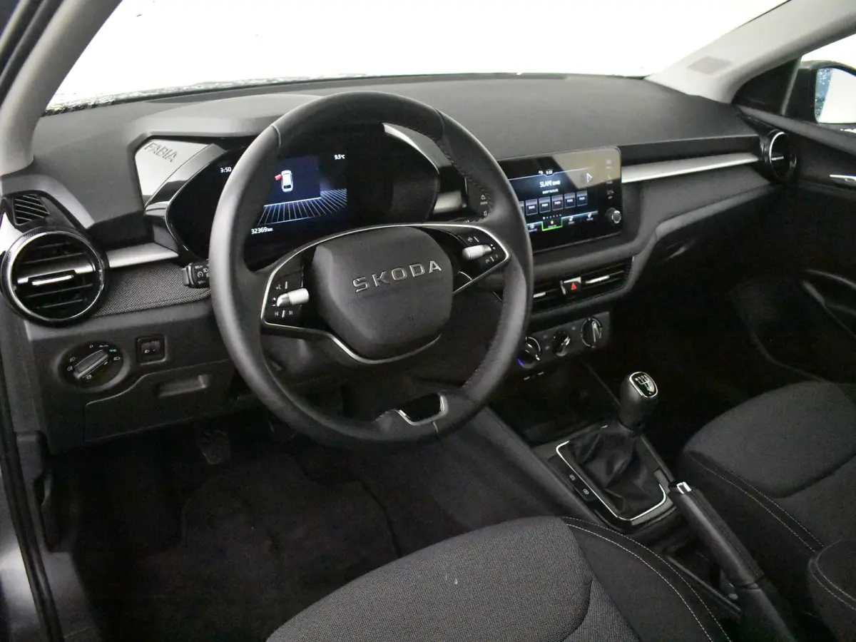 1.0 TSI Selection l Parkeersensoren l Apple Car Play / Android l Metallic lak l Multifunct. Stuur l Full LED l Digital Dash l