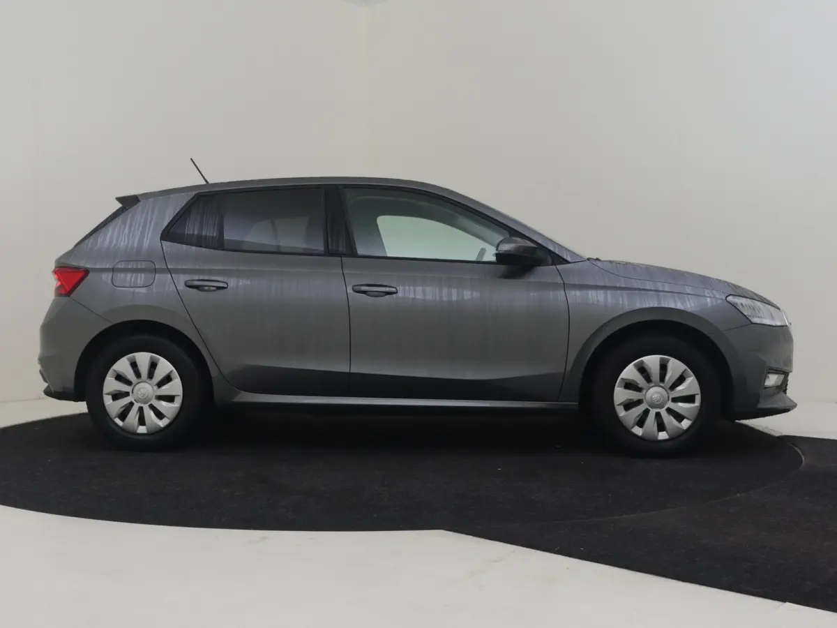 1.0 TSI Selection l Parkeersensoren l Apple Car Play / Android l Metallic lak l Multifunct. Stuur l Full LED l Digital Dash l
