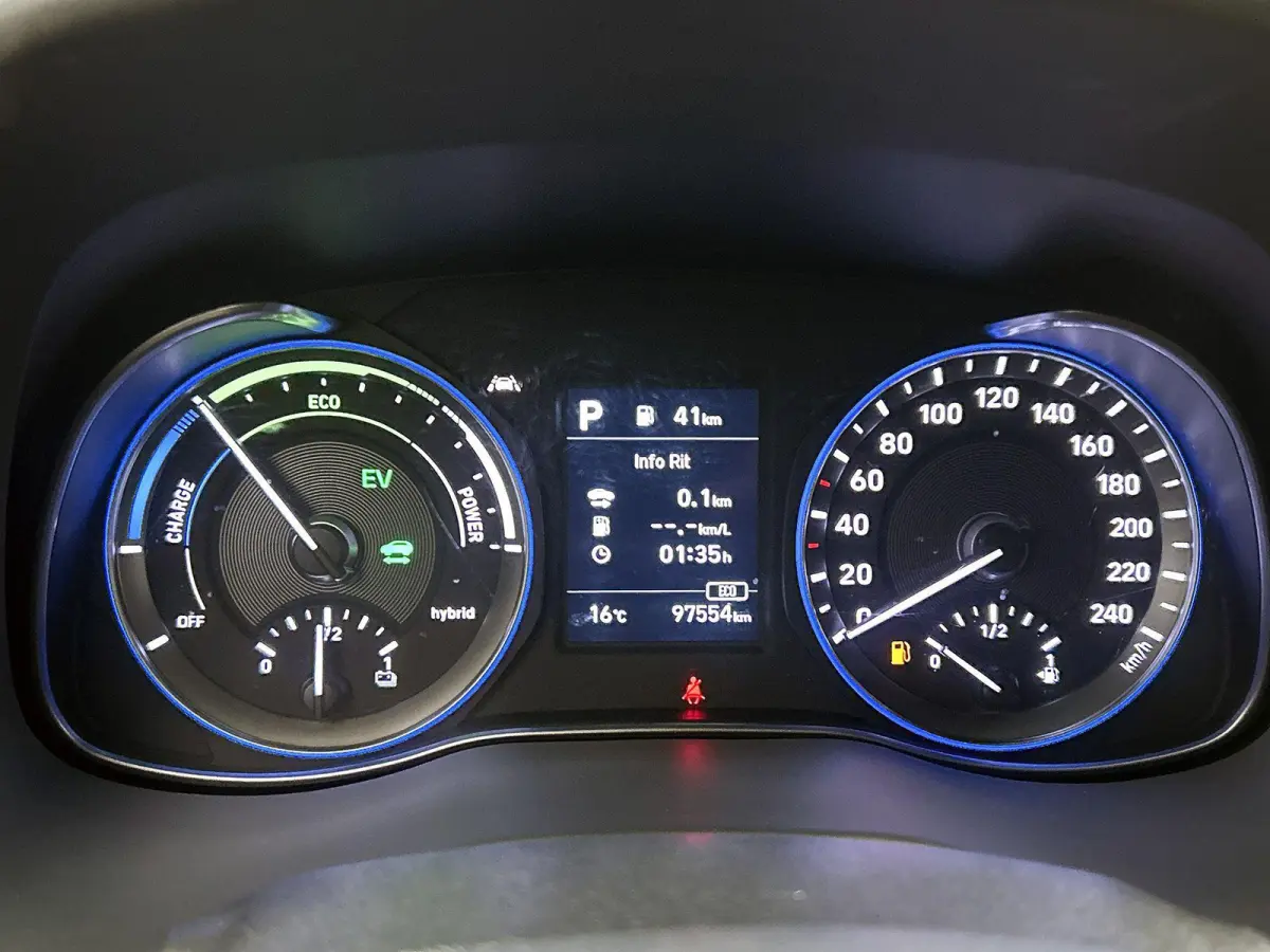 1.6 GDI HEV Premium 105 PK | Automaat | Achteruitrij Camera | Climate Control | Cruise Control | Apple Carplay | Android Auto | Lichtmetalen Velgen |