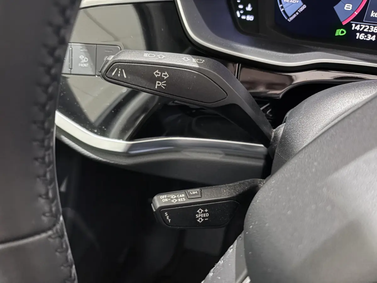 35 TFSI Pro Line business Airco | Achteruitrij camera | Parkeerhulp voor en achter | Cruis control | Panoramisch schuifdak | Navigatie | Bluetooth | Cruise Control | Electronic Climate Contr