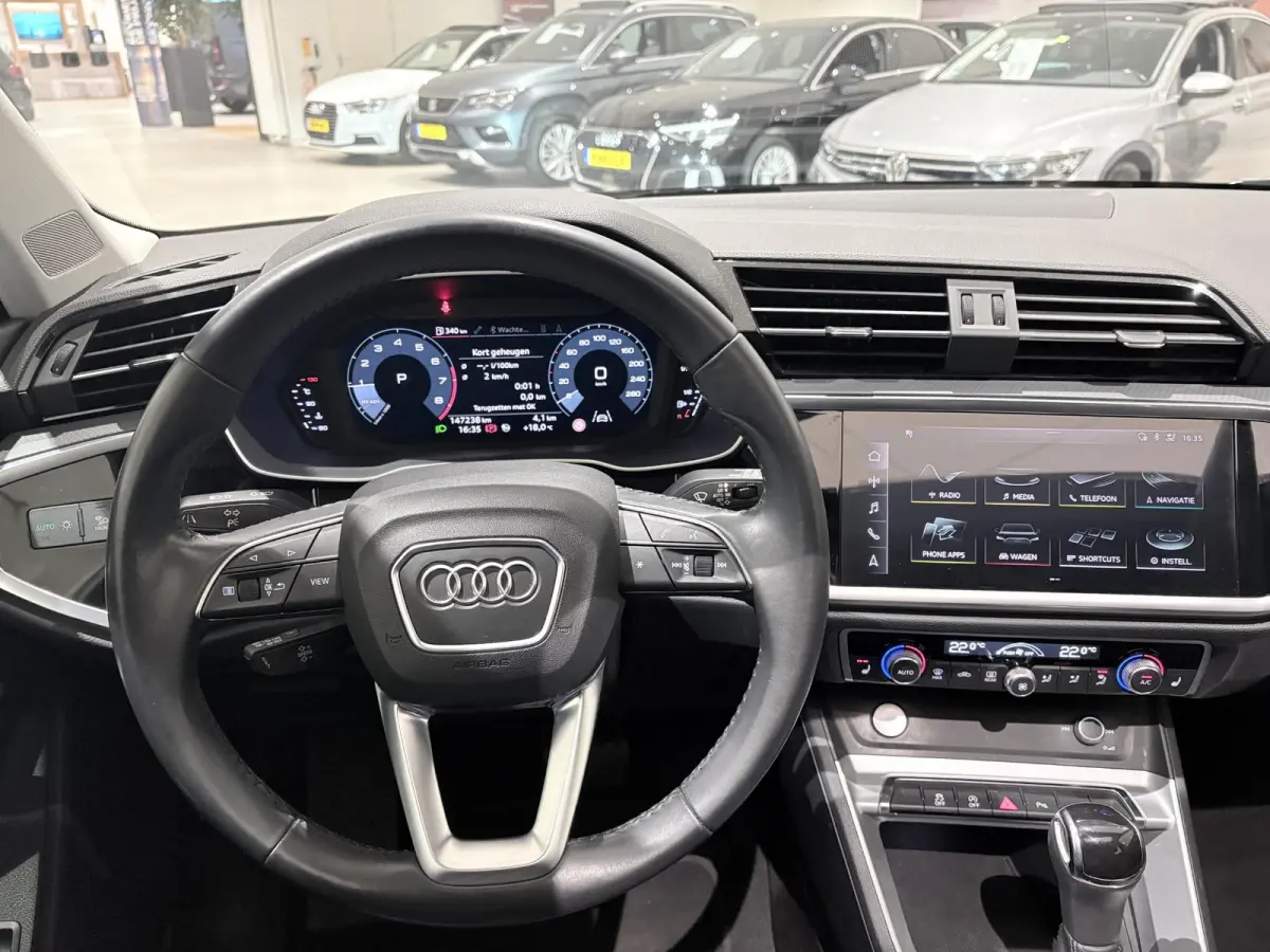 35 TFSI Pro Line business Airco | Achteruitrij camera | Parkeerhulp voor en achter | Cruis control | Panoramisch schuifdak | Navigatie | Bluetooth | Cruise Control | Electronic Climate Contr