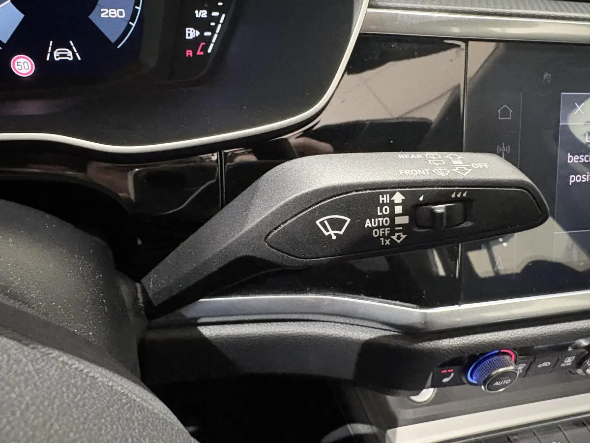 35 TFSI Pro Line business Airco | Achteruitrij camera | Parkeerhulp voor en achter | Cruis control | Panoramisch schuifdak | Navigatie | Bluetooth | Cruise Control | Electronic Climate Contr