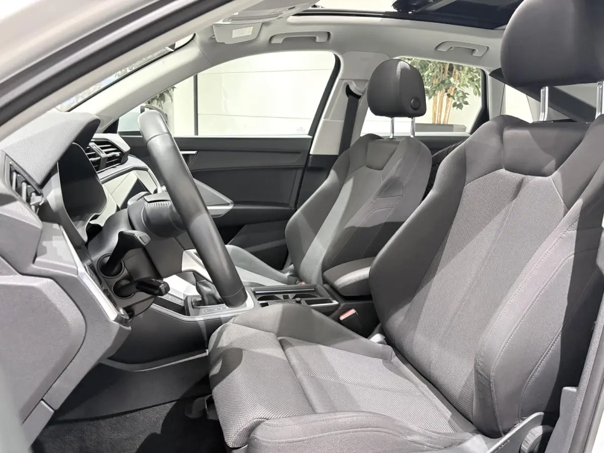 35 TFSI Pro Line business Airco | Achteruitrij camera | Parkeerhulp voor en achter | Cruis control | Panoramisch schuifdak | Navigatie | Bluetooth | Cruise Control | Electronic Climate Contr