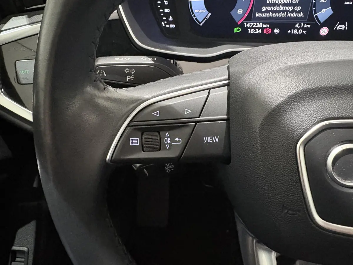 35 TFSI Pro Line business Airco | Achteruitrij camera | Parkeerhulp voor en achter | Cruis control | Panoramisch schuifdak | Navigatie | Bluetooth | Cruise Control | Electronic Climate Contr