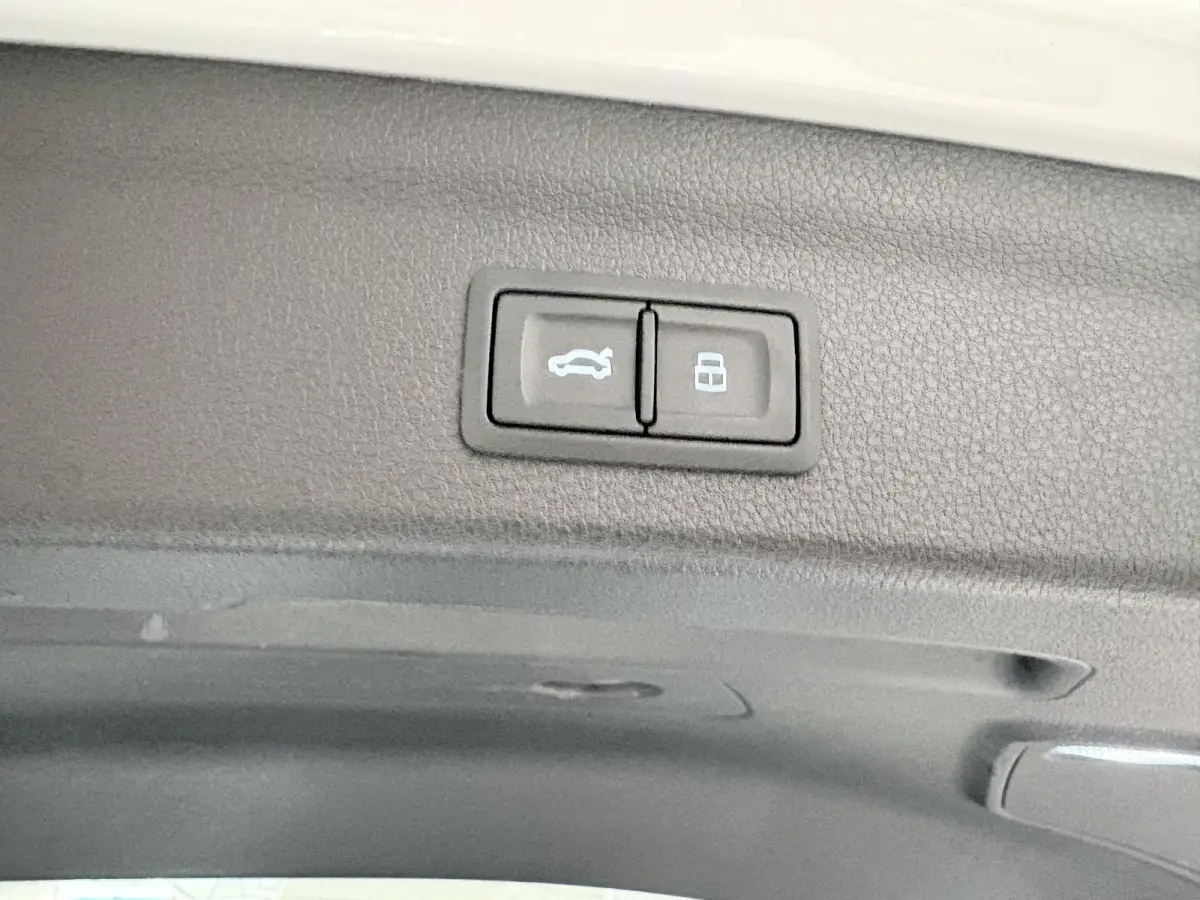 35 TFSI Pro Line business Airco | Achteruitrij camera | Parkeerhulp voor en achter | Cruis control | Panoramisch schuifdak | Navigatie | Bluetooth | Cruise Control | Electronic Climate Contr