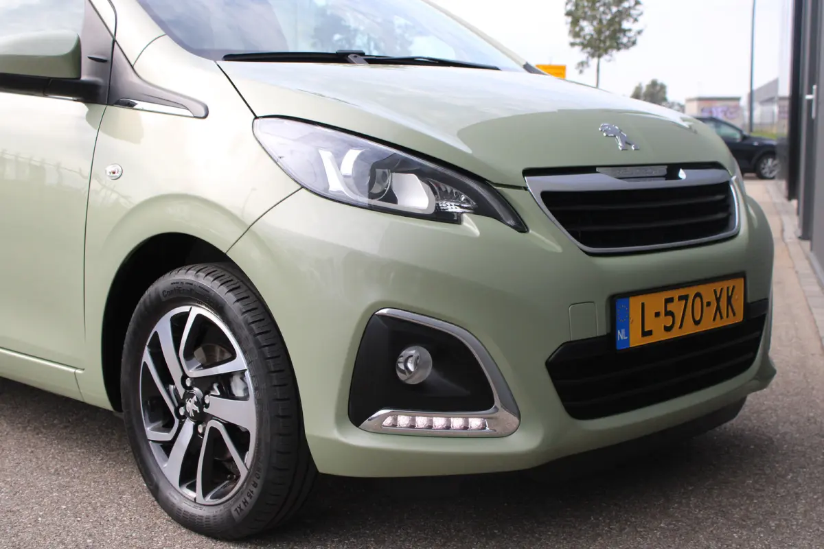 1.0 e-VTi Allure | Navi by app | Apple carplay | Camera | LED | Mistlampen | NL auto | 15.000km |