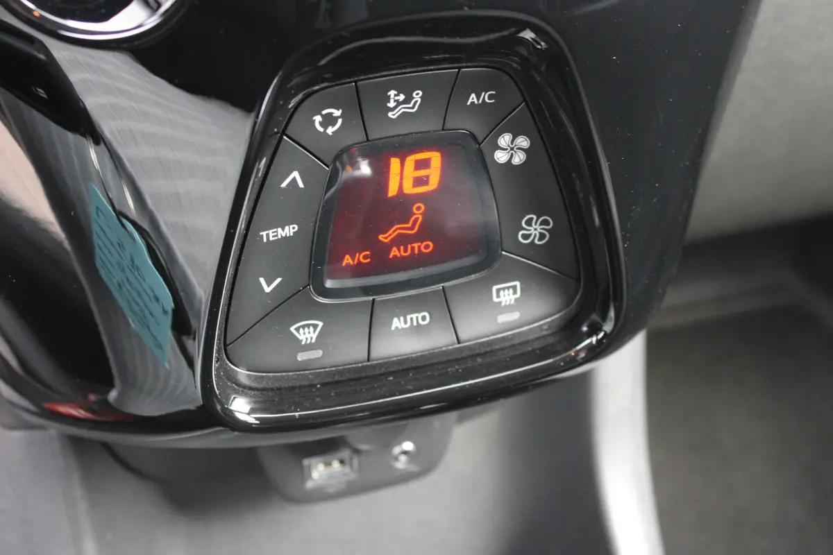 1.0 e-VTi Allure | Navi by app | Apple carplay | Camera | LED | Mistlampen | NL auto | 15.000km |