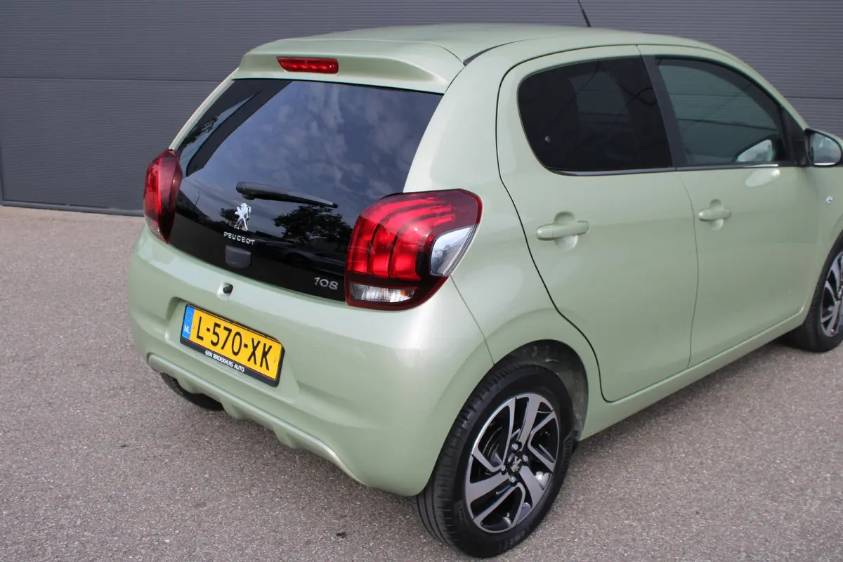 1.0 e-VTi Allure | Navi by app | Apple carplay | Camera | LED | Mistlampen | NL auto | 15.000km |