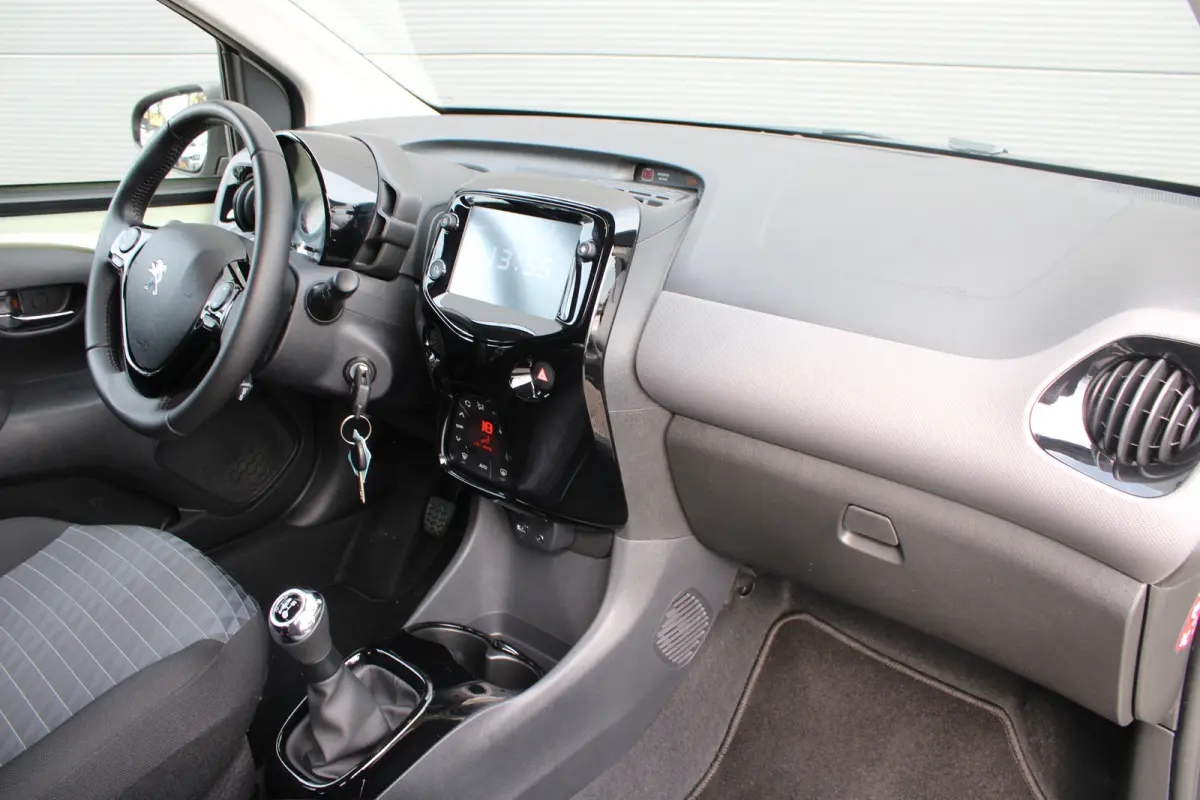 1.0 e-VTi Allure | Navi by app | Apple carplay | Camera | LED | Mistlampen | NL auto | 15.000km |