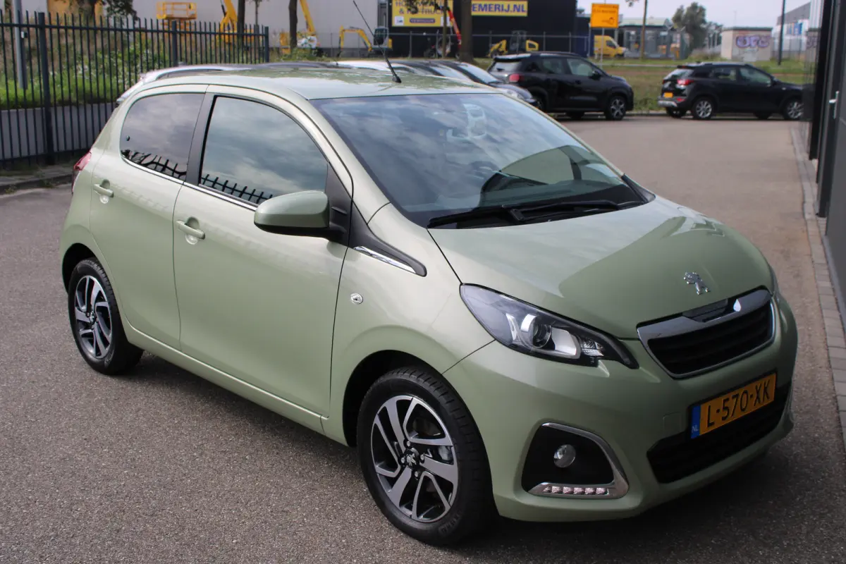 1.0 e-VTi Allure | Navi by app | Apple carplay | Camera | LED | Mistlampen | NL auto | 15.000km |