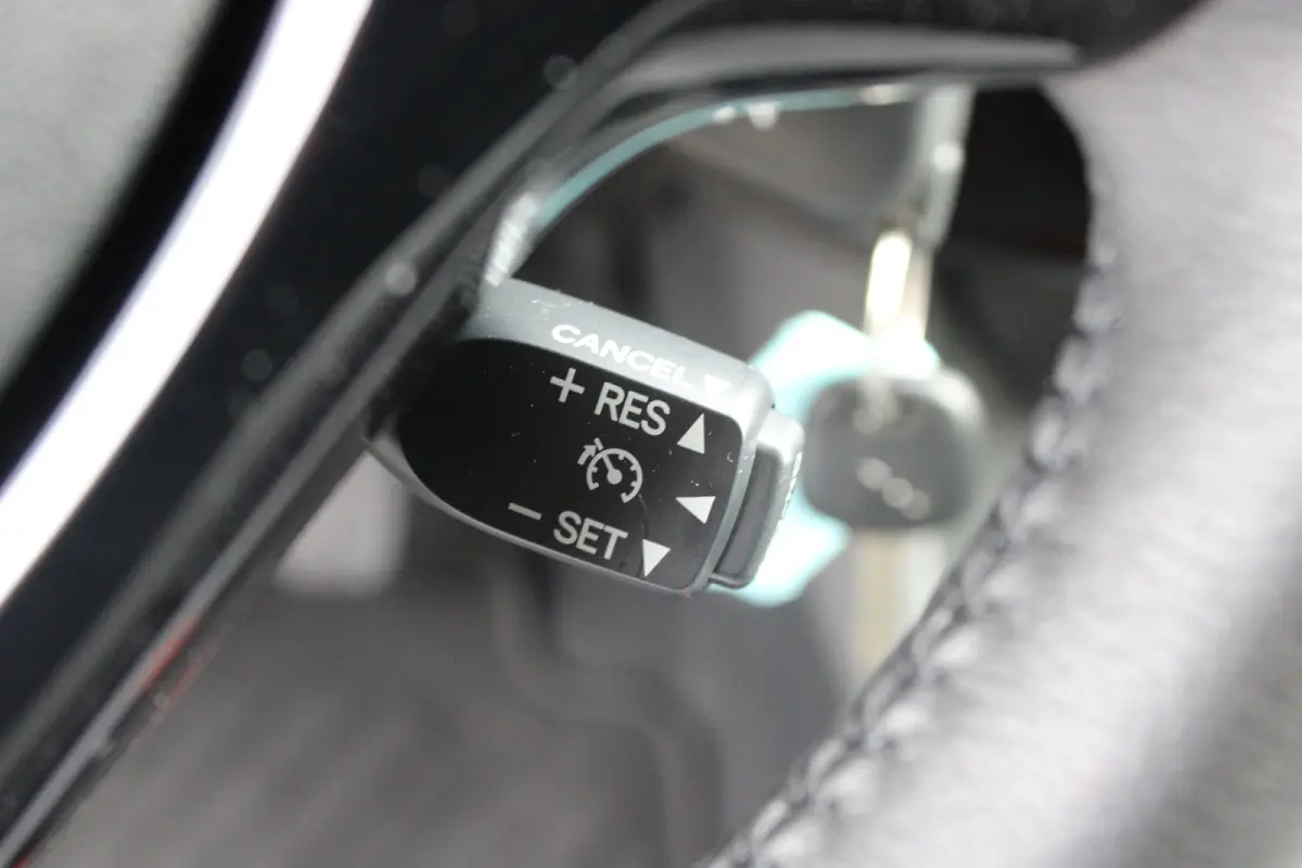 1.0 e-VTi Allure | Navi by app | Apple carplay | Camera | LED | Mistlampen | NL auto | 15.000km |