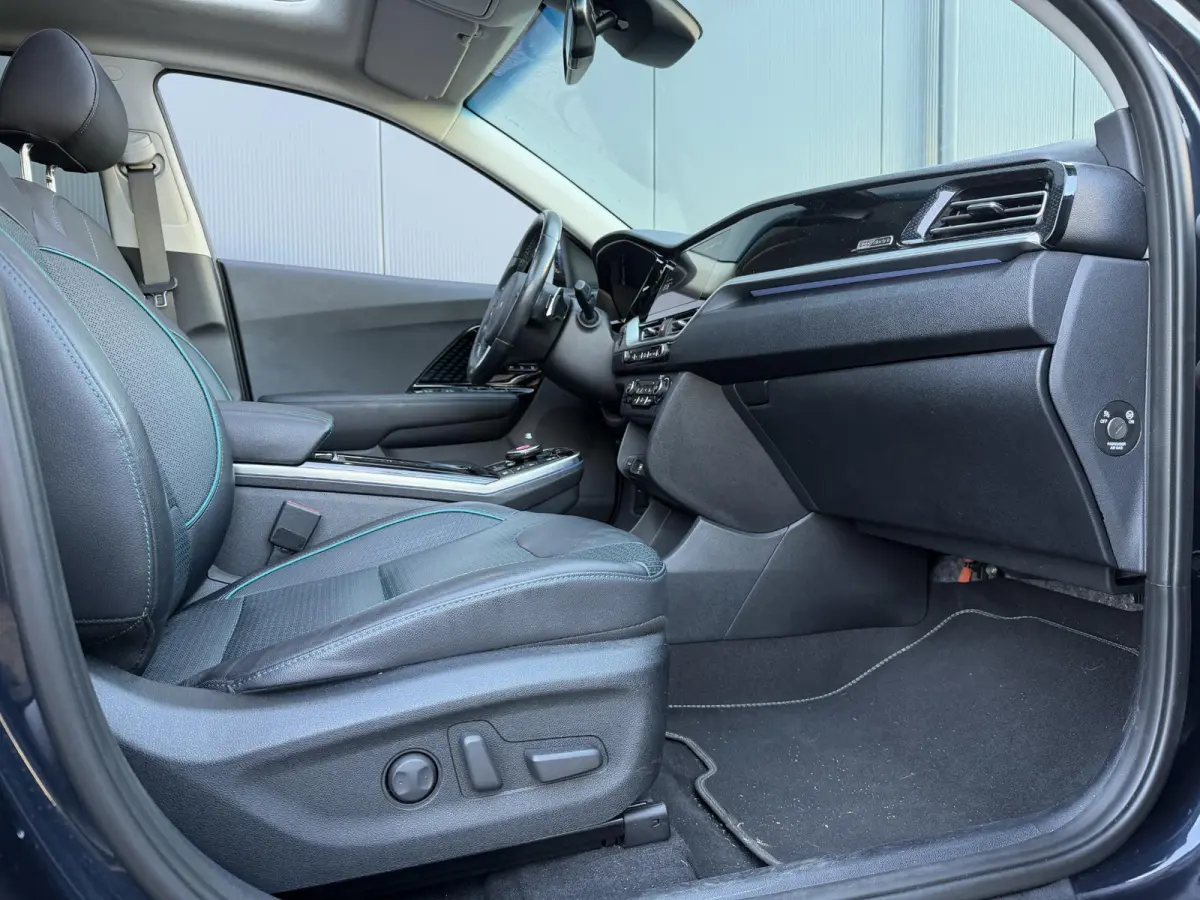 ExecutiveLine 64 kWh 17"/SOH 100%/Leder + memory/Schuif-kanteldak/Stuur + stoelverwarming v+a + koeling v/Dodehoek/Keyless/Apple Carplay & Android Auto