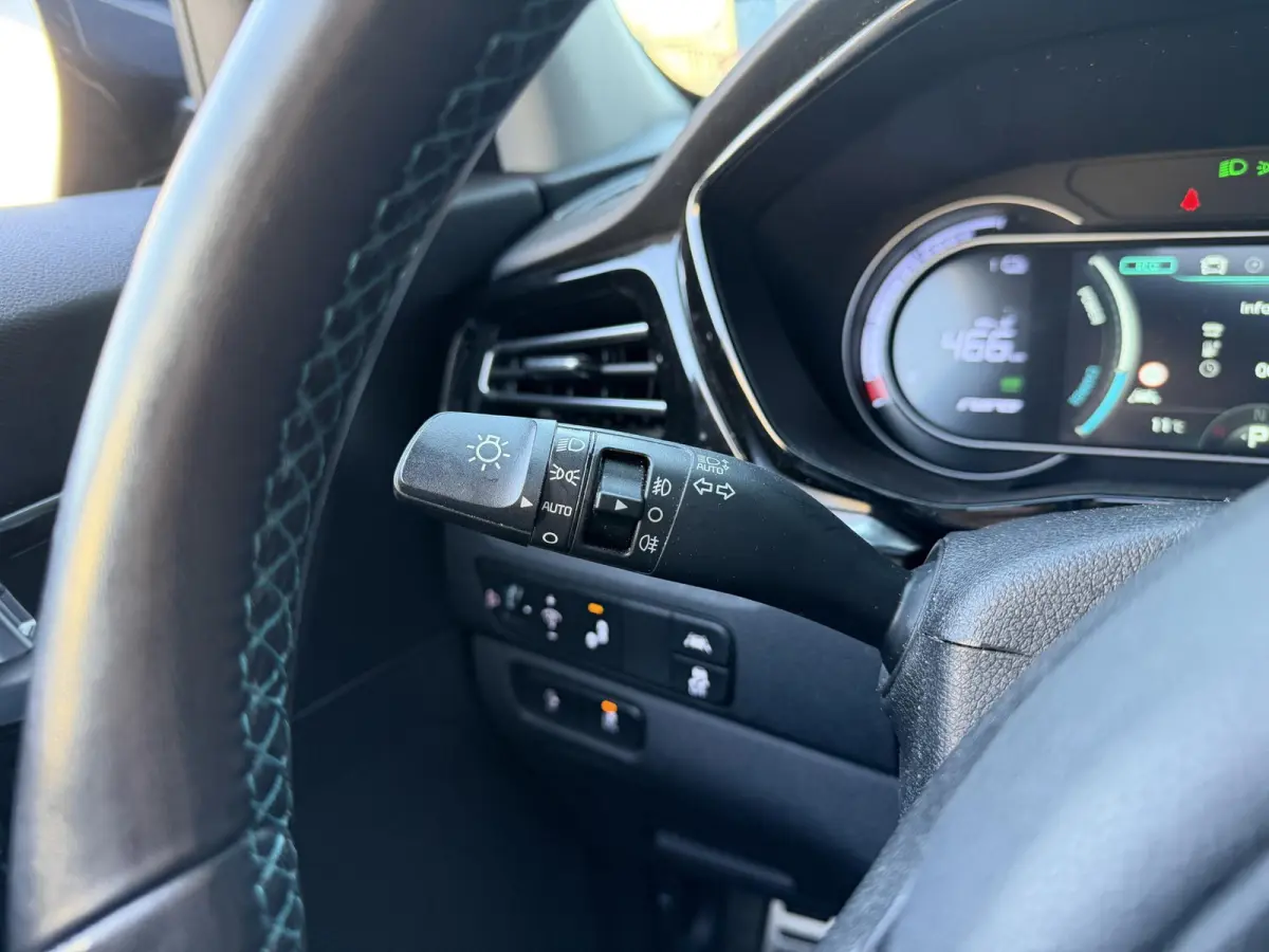 ExecutiveLine 64 kWh 17"/SOH 100%/Leder + memory/Schuif-kanteldak/Stuur + stoelverwarming v+a + koeling v/Dodehoek/Keyless/Apple Carplay & Android Auto