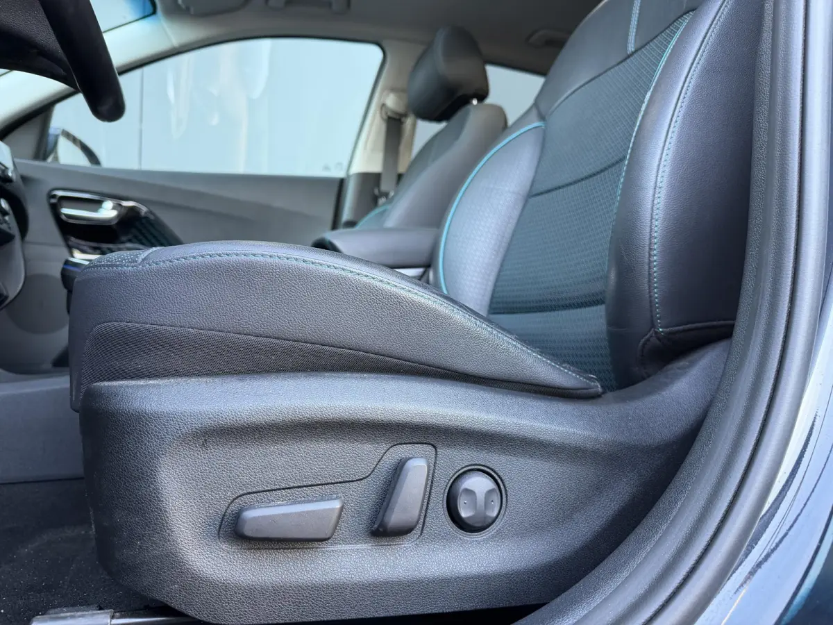 ExecutiveLine 64 kWh 17"/SOH 100%/Leder + memory/Schuif-kanteldak/Stuur + stoelverwarming v+a + koeling v/Dodehoek/Keyless/Apple Carplay & Android Auto
