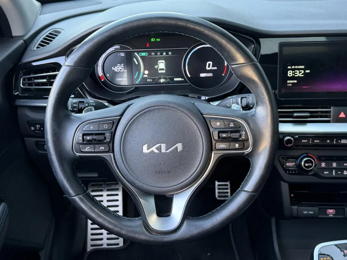 ExecutiveLine 64 kWh 17"/SOH 100%/Leder + memory/Schuif-kanteldak/Stuur + stoelverwarming v+a + koeling v/Dodehoek/Keyless/Apple Carplay & Android Auto