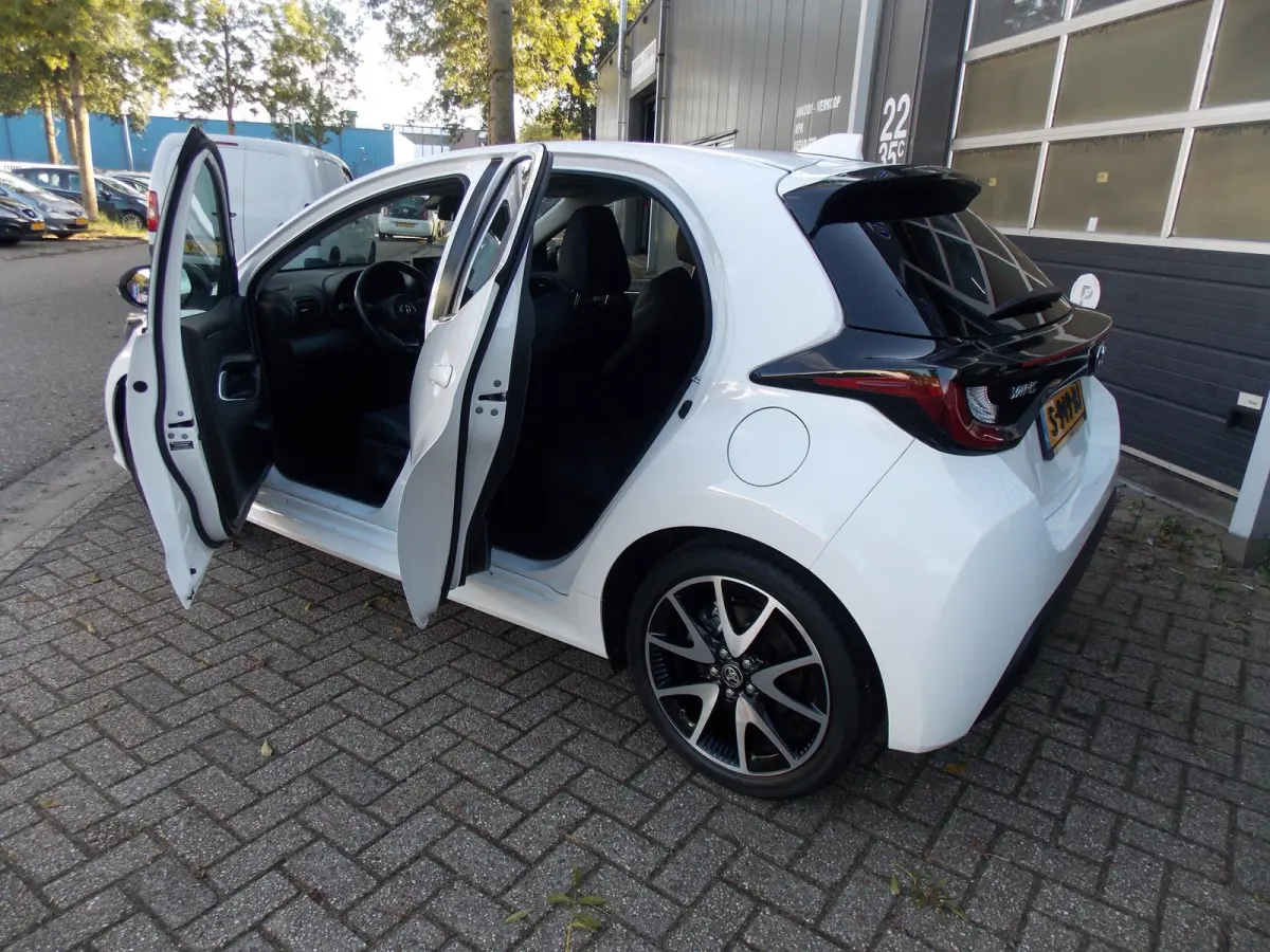 1.5 Hybrid Active Airco Camera Elek Pakket 5Deurs 2022bj GARANTIE