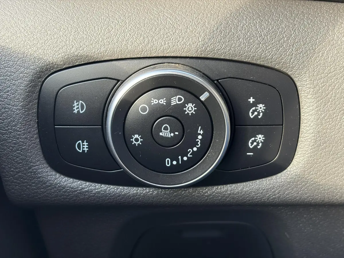 300 2.0 TDCI L1H1 MHEV*HAAK*CAM*A/C*CRUISE*3-PERS*
