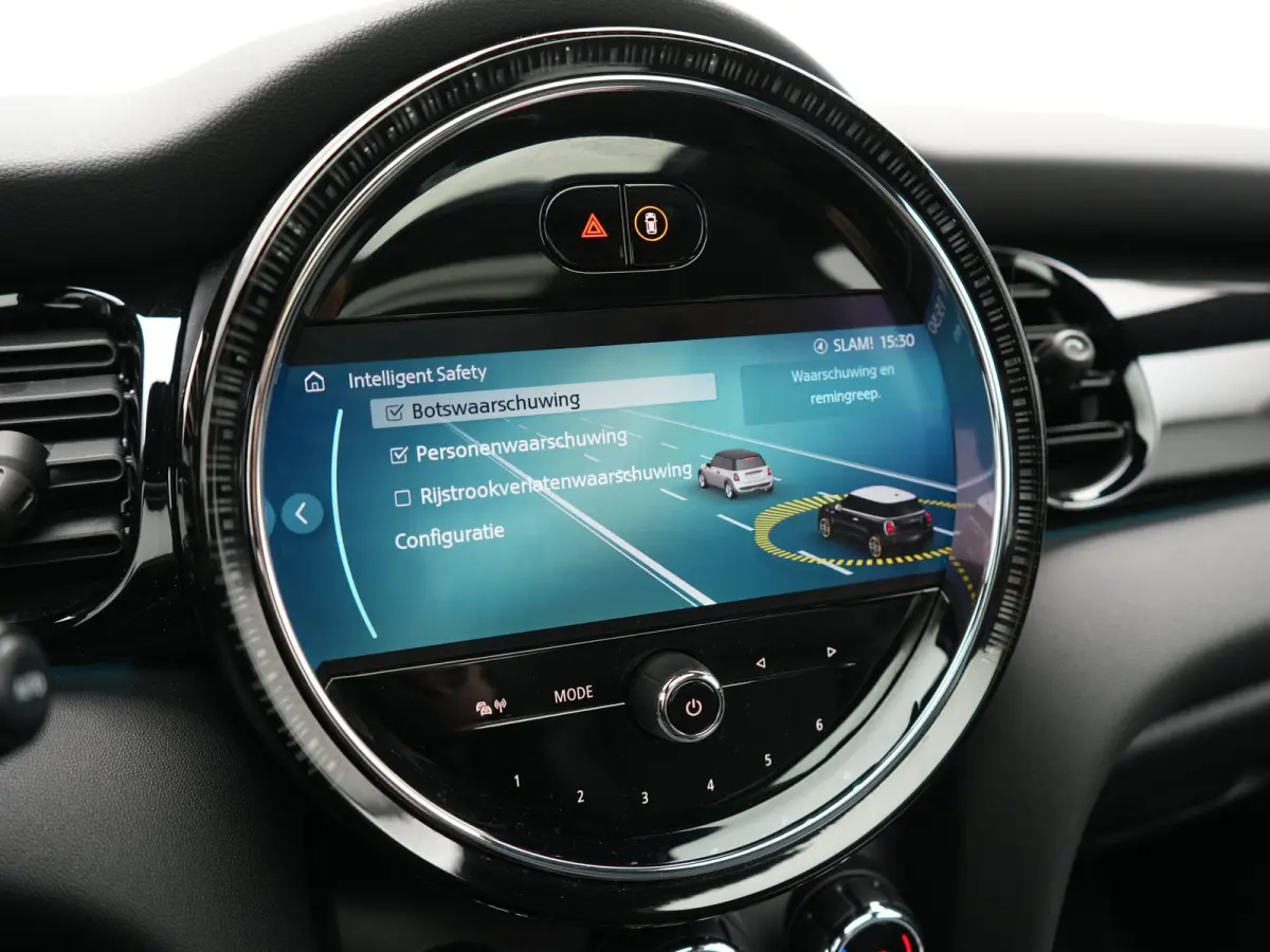 SE 33 kWh 184pk Dealer O.H. | SOH 95,9% | Panodak | Head Up | Warmtepomp | Camera | Harman / Kardon | Lederen Sportstoelen Verwarmd | Sfeerverlichting | Keyless | Apple Carplay | Navigatie |