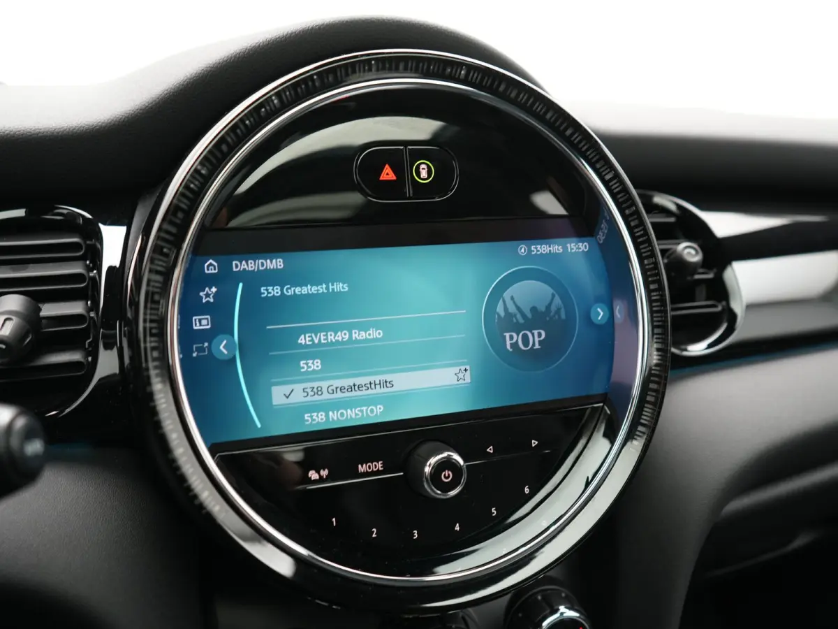 SE 33 kWh 184pk Dealer O.H. | SOH 95,9% | Panodak | Head Up | Warmtepomp | Camera | Harman / Kardon | Lederen Sportstoelen Verwarmd | Sfeerverlichting | Keyless | Apple Carplay | Navigatie |