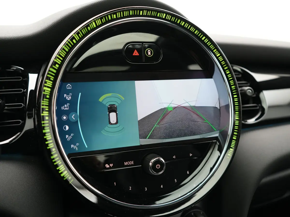 SE 33 kWh 184pk Dealer O.H. | SOH 95,9% | Panodak | Head Up | Warmtepomp | Camera | Harman / Kardon | Lederen Sportstoelen Verwarmd | Sfeerverlichting | Keyless | Apple Carplay | Navigatie |