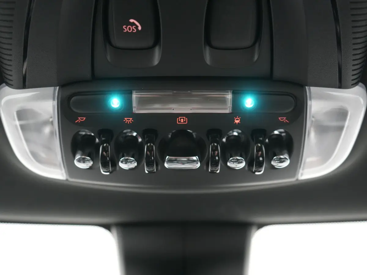 SE 33 kWh 184pk Dealer O.H. | SOH 95,9% | Panodak | Head Up | Warmtepomp | Camera | Harman / Kardon | Lederen Sportstoelen Verwarmd | Sfeerverlichting | Keyless | Apple Carplay | Navigatie |