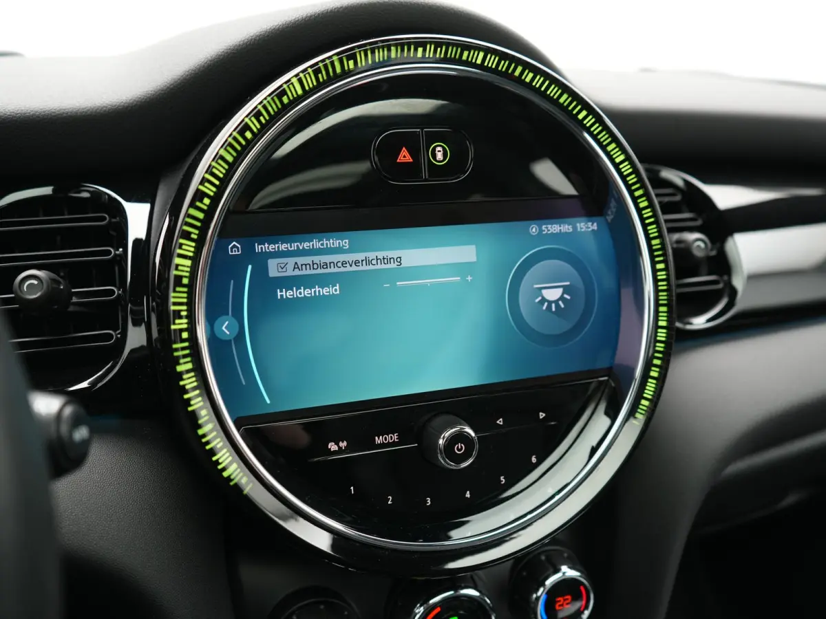 SE 33 kWh 184pk Dealer O.H. | SOH 95,9% | Panodak | Head Up | Warmtepomp | Camera | Harman / Kardon | Lederen Sportstoelen Verwarmd | Sfeerverlichting | Keyless | Apple Carplay | Navigatie |