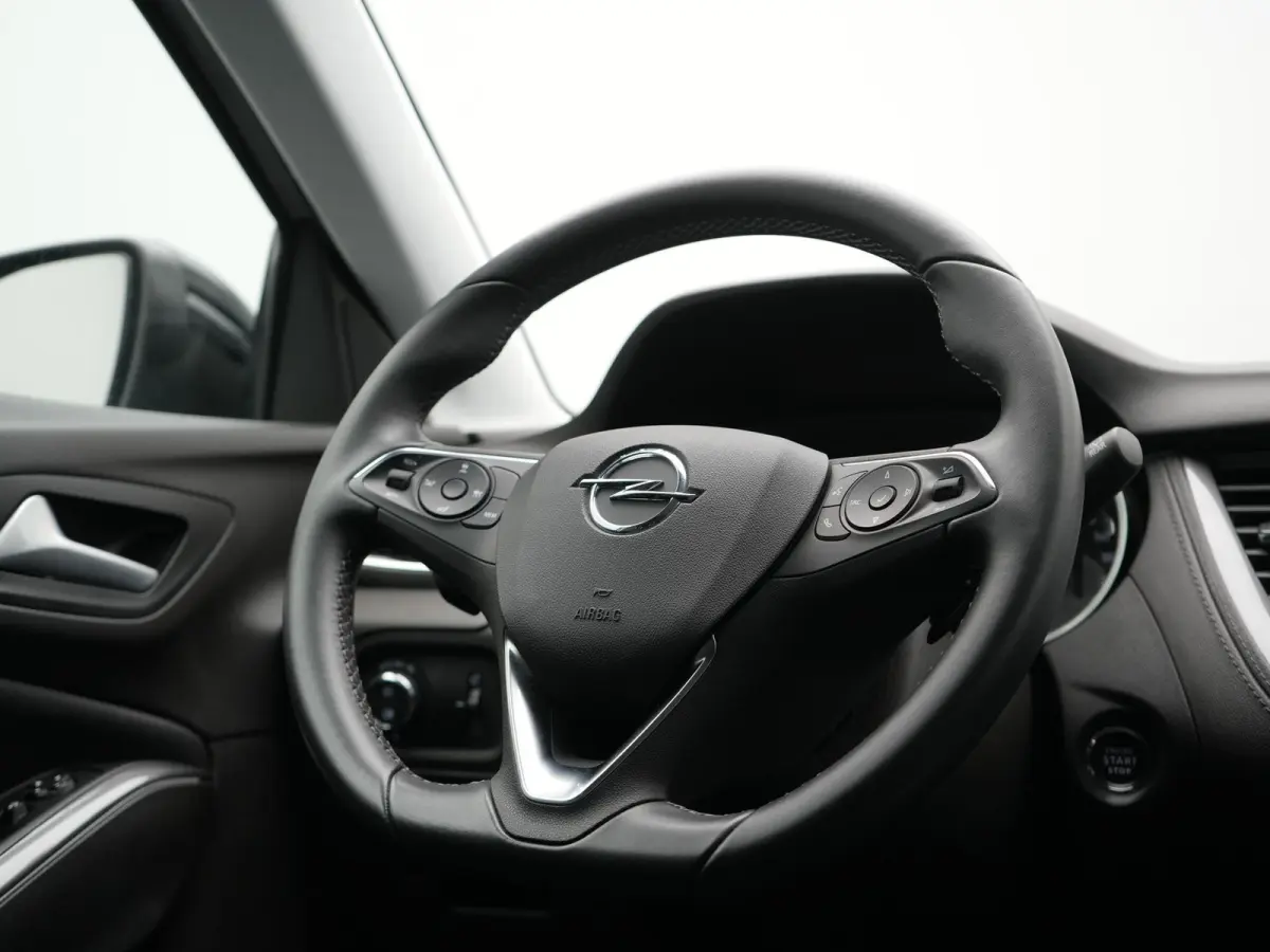 1.6 Turbo Ultimate PHEV 225pk Dealer O.H. | Trekhaak Afn. | Adaptive Cruise | 360 Camera | Lederen Sportstoelen Memory & Ventilatie | Keyless | BLIS | Stoelverwarming | Apple Carplay | Navig