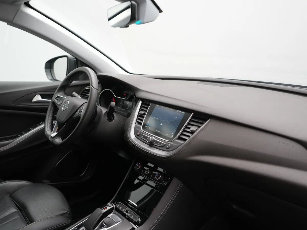 1.6 Turbo Ultimate PHEV 225pk Dealer O.H. | Trekhaak Afn. | Adaptive Cruise | 360 Camera | Lederen Sportstoelen Memory & Ventilatie | Keyless | BLIS | Stoelverwarming | Apple Carplay | Navig