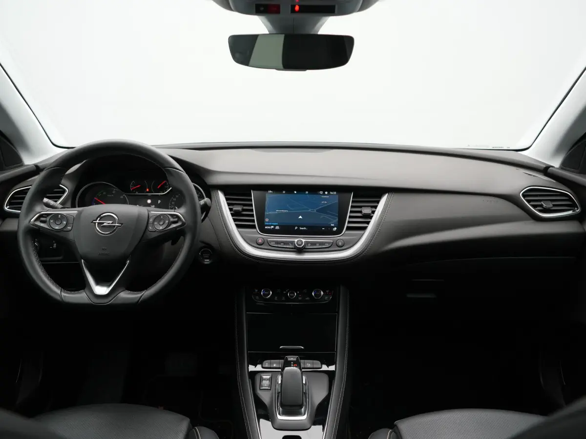 1.6 Turbo Ultimate PHEV 225pk Dealer O.H. | Trekhaak Afn. | Adaptive Cruise | 360 Camera | Lederen Sportstoelen Memory & Ventilatie | Keyless | BLIS | Stoelverwarming | Apple Carplay | Navig