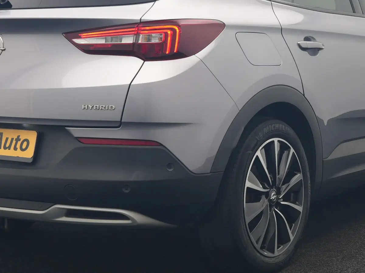 1.6 Turbo Ultimate PHEV 225pk Dealer O.H. | Trekhaak Afn. | Adaptive Cruise | 360 Camera | Lederen Sportstoelen Memory & Ventilatie | Keyless | BLIS | Stoelverwarming | Apple Carplay | Navig