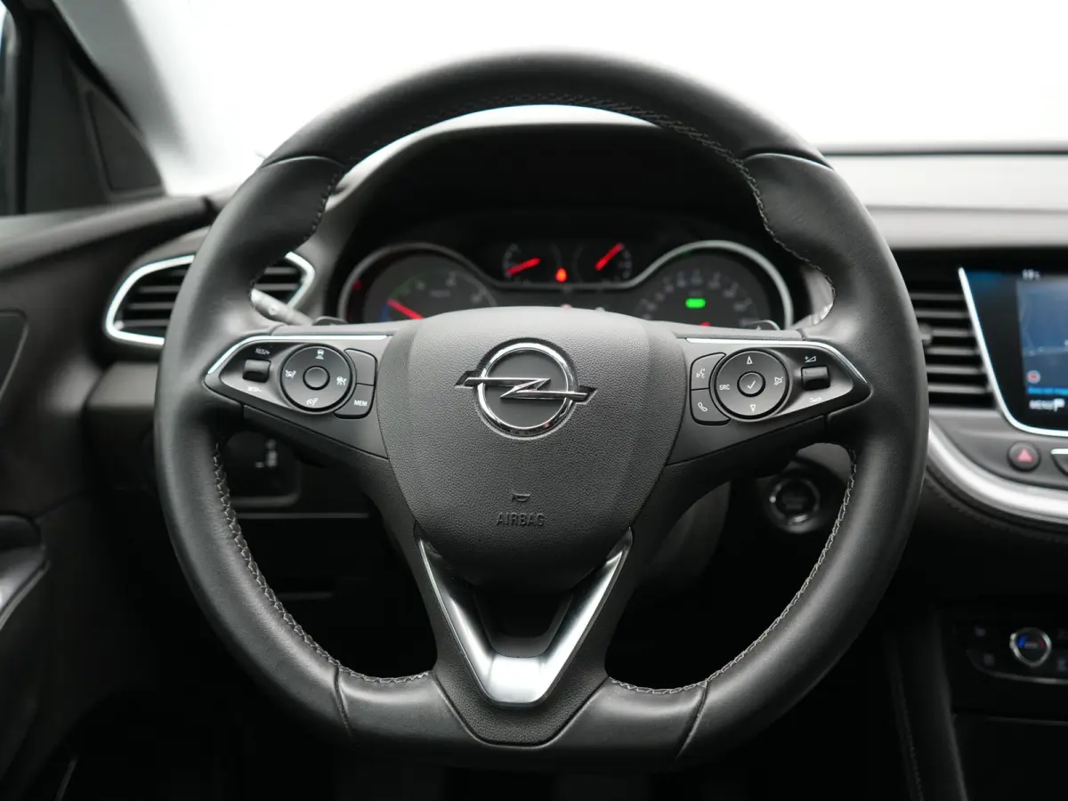 1.6 Turbo Ultimate PHEV 225pk Dealer O.H. | Trekhaak Afn. | Adaptive Cruise | 360 Camera | Lederen Sportstoelen Memory & Ventilatie | Keyless | BLIS | Stoelverwarming | Apple Carplay | Navig