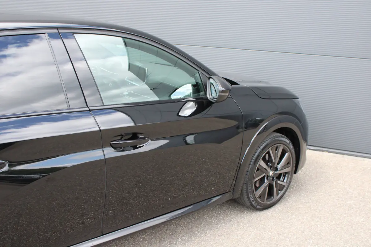 1.2 PureTech GT Pack | Navigatie | Camera | Panoramadak | Stoelverwarming | Black Pack | Alcantara | NL auto |