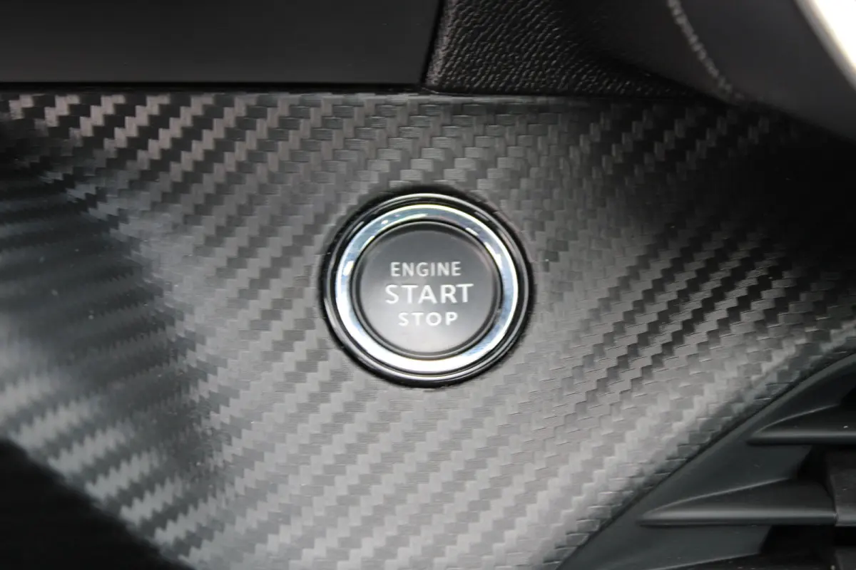 1.2 PureTech GT Pack | Navigatie | Camera | Panoramadak | Stoelverwarming | Black Pack | Alcantara | NL auto |
