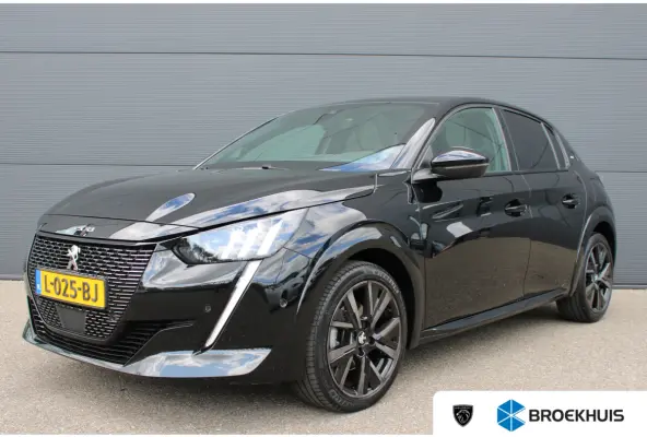 1.2 PureTech GT Pack | Navigatie | Camera | Panoramadak | Stoelverwarming | Black Pack | Alcantara | NL auto |