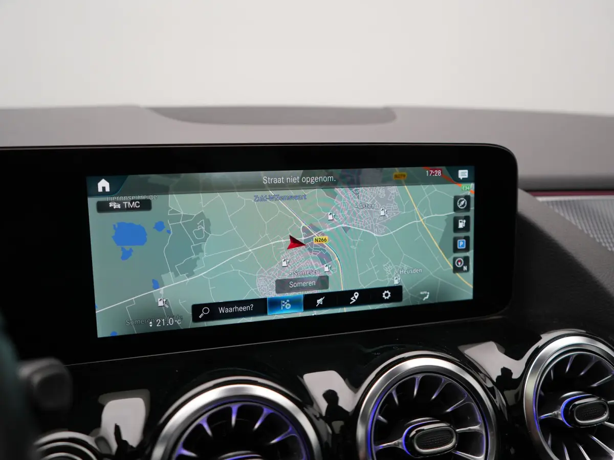 250 Progressive 67 kWh 190pk Dealer O.H. | SOH 95,9% | Panodak | Adaptive Cruise | Camera | Sfeerverlichting | Sportstoelen Verwarmd | BLIS | Widescreen Navi | Apple Carplay | DAB |