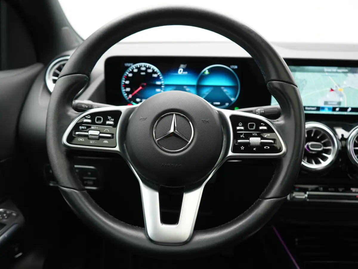 250 Progressive 67 kWh 190pk Dealer O.H. | SOH 95,9% | Panodak | Adaptive Cruise | Camera | Sfeerverlichting | Sportstoelen Verwarmd | BLIS | Widescreen Navi | Apple Carplay | DAB |