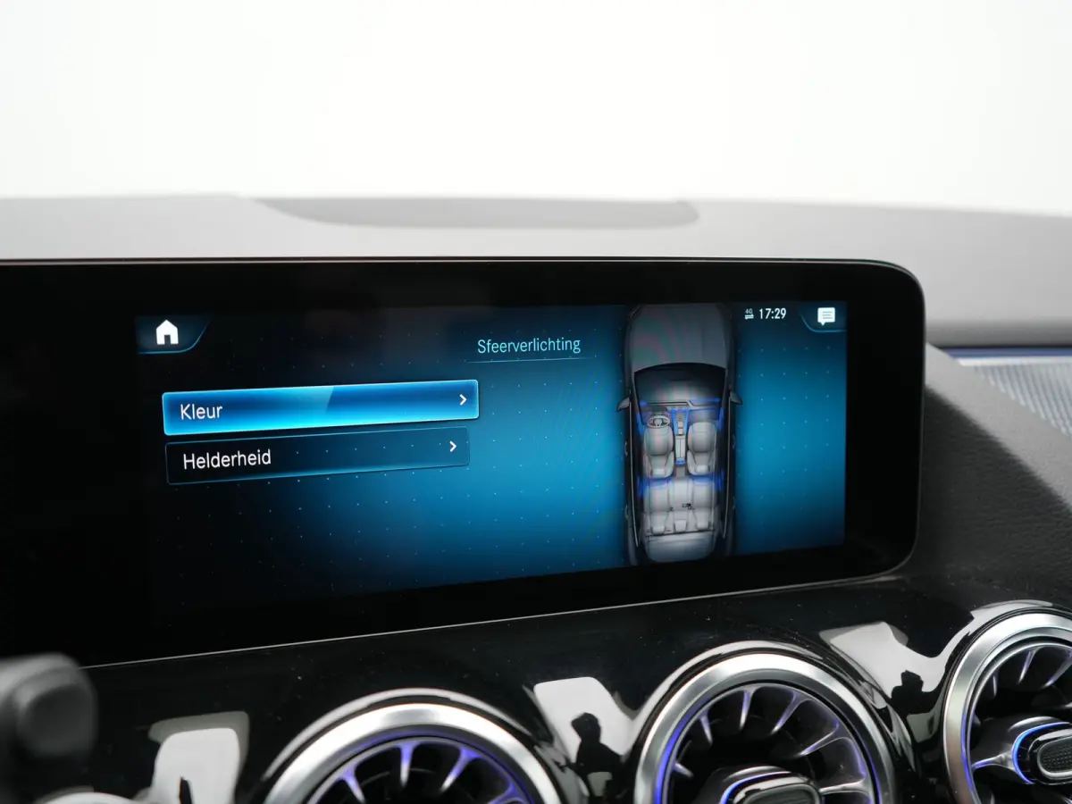 250 Progressive 67 kWh 190pk Dealer O.H. | SOH 95,9% | Panodak | Adaptive Cruise | Camera | Sfeerverlichting | Sportstoelen Verwarmd | BLIS | Widescreen Navi | Apple Carplay | DAB |