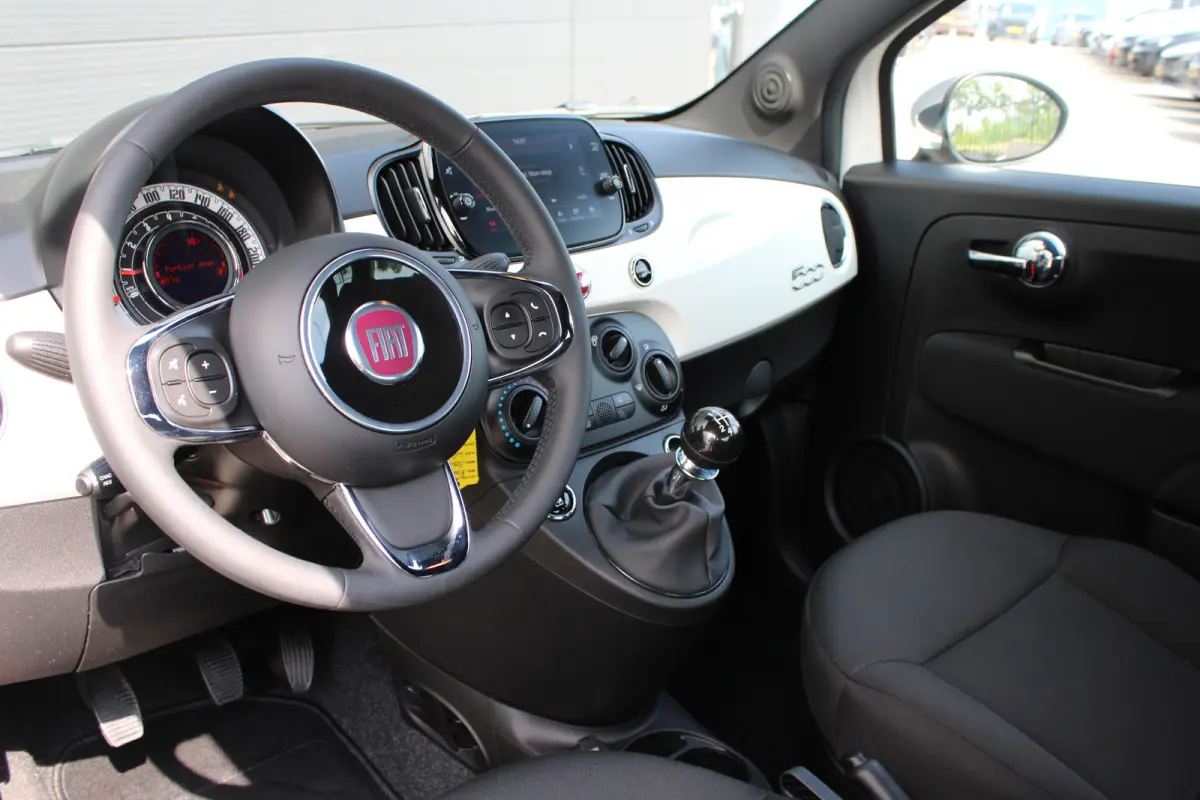 1.0 Hybrid | Navi by app | Parkeersensoren | Lichtmetaal | NL auto | 23.750km | Airconditioning |