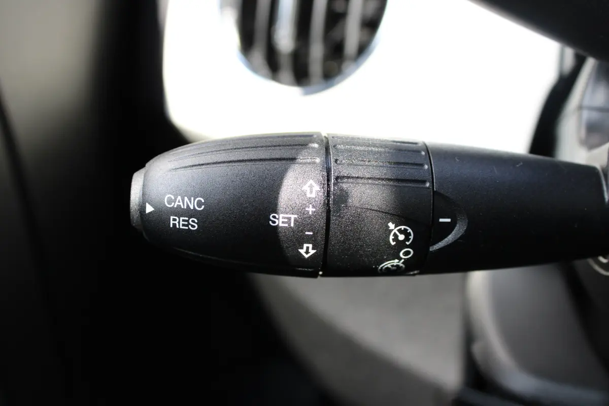 1.0 Hybrid | Navi by app | Parkeersensoren | Lichtmetaal | NL auto | 23.750km | Airconditioning |