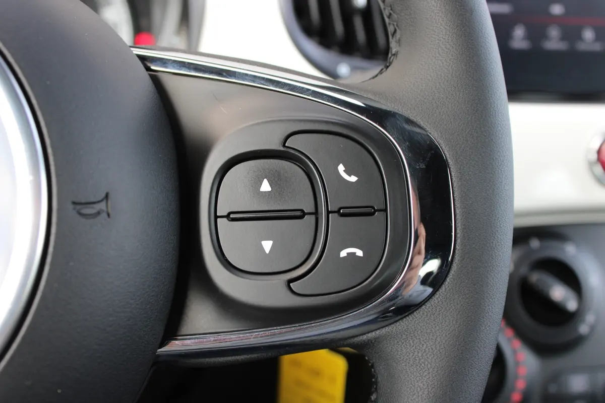 1.0 Hybrid | Navi by app | Parkeersensoren | Lichtmetaal | NL auto | 23.750km | Airconditioning |