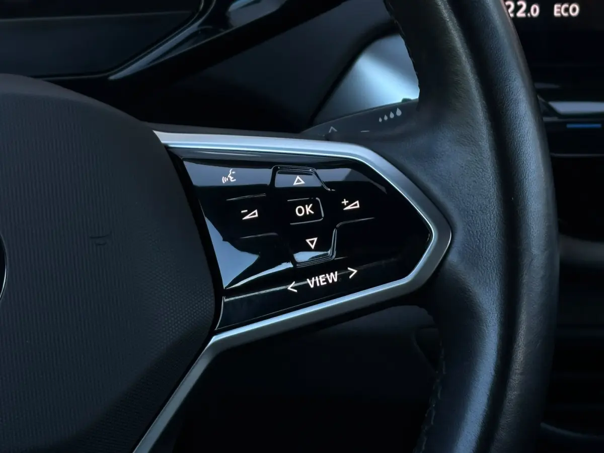 ID.5 Pro 77 kWh 175 pk | Wegklapbare Trekhaak | Apple Carplay | Cruise control adaptief |