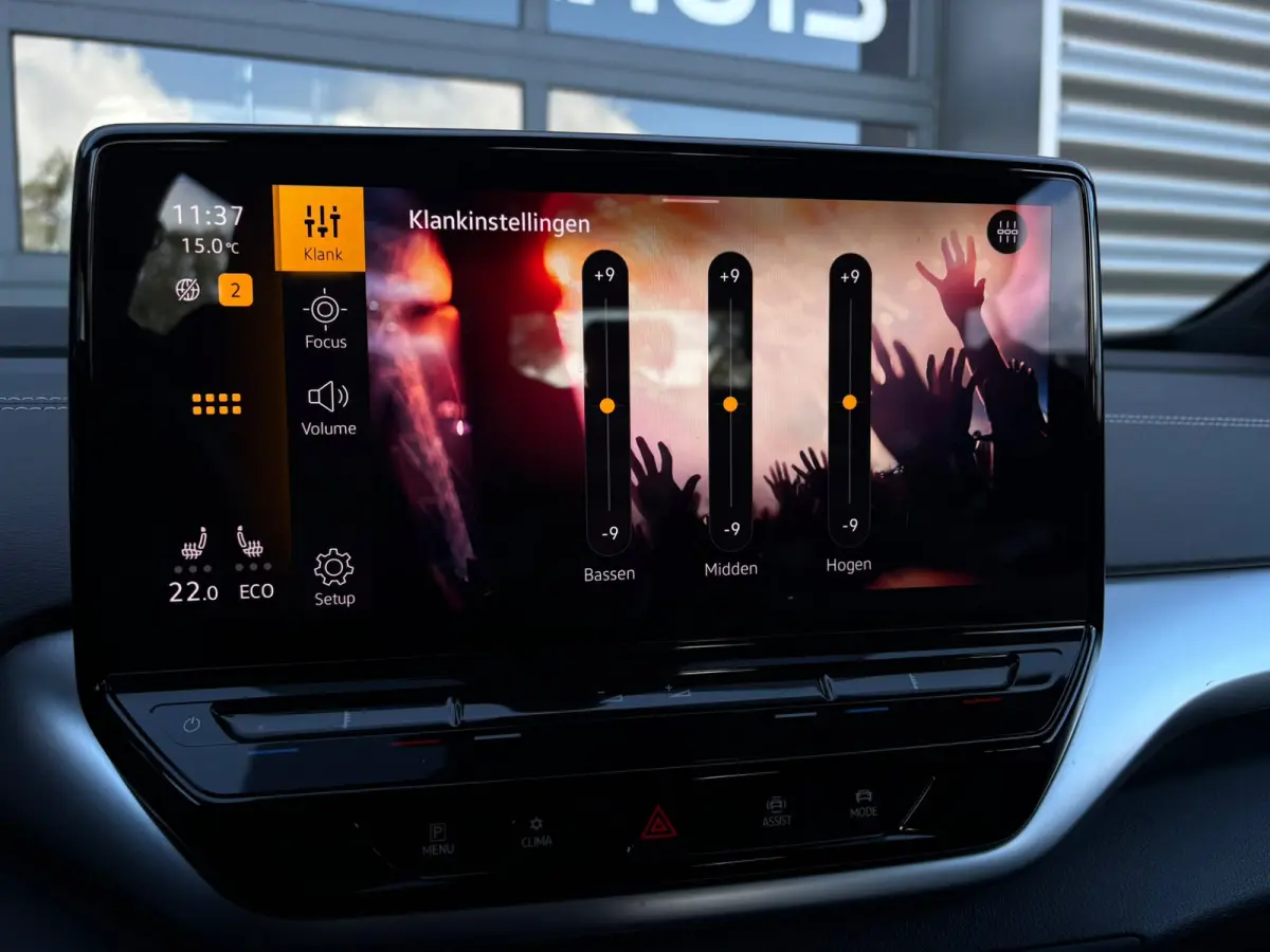 ID.5 Pro 77 kWh 175 pk | Wegklapbare Trekhaak | Apple Carplay | Cruise control adaptief |