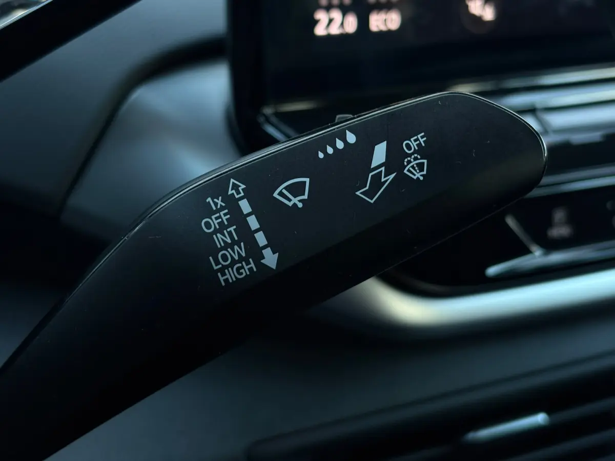 ID.5 Pro 77 kWh 175 pk | Wegklapbare Trekhaak | Apple Carplay | Cruise control adaptief |