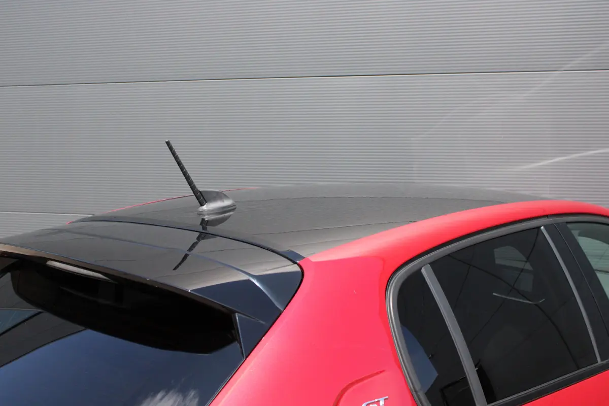 1.2 PureTech GT Pack | Navigatie | Camera | Stoelverwarming | Trekhaak | Alcantara | NL auto | Apple Carplay |