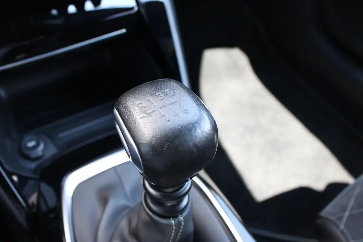 1.2 PureTech GT Pack | Navigatie | Camera | Stoelverwarming | Trekhaak | Alcantara | NL auto | Apple Carplay |