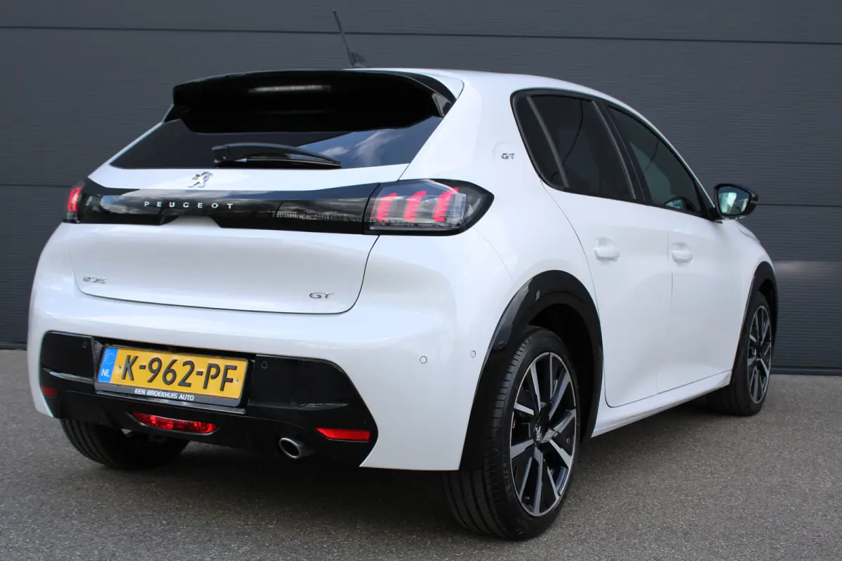 1.2 PureTech GT Pack | Navigatie | Camera | Panoramadak | Stoelverwarming | Apple carplay | Full LED |